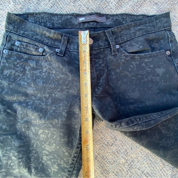 Levi’s 524 Too Superlow Jeans Black Denim Printed Design size 29 8 Skinny - Picture 13 of 14